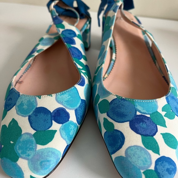J. Crew Shoes - Like new J Crew Blue and Green Blueberry Floral Heels